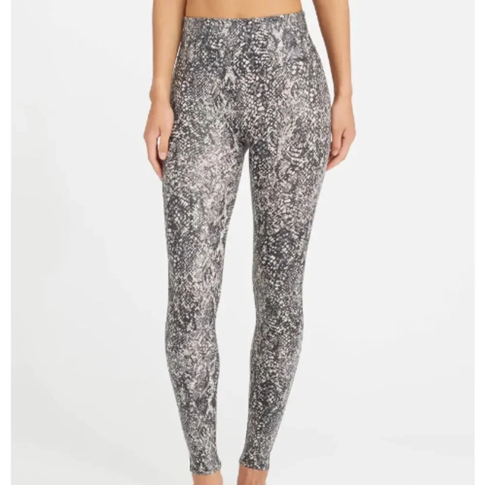 Spanx Leggings Womens Large Gray Faux Leather Snake‎ Shine Compression 20324R
